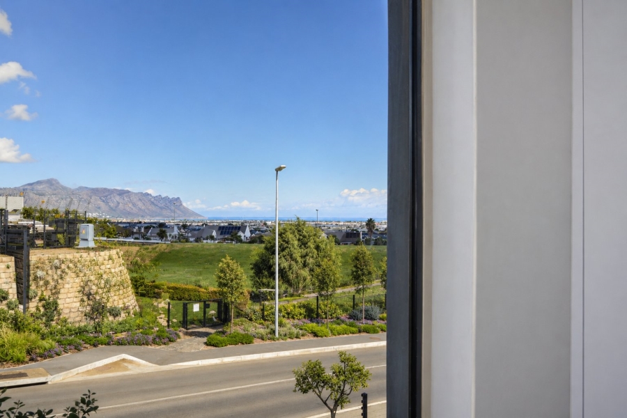 3 Bedroom Property for Sale in Mzuri Estate Western Cape